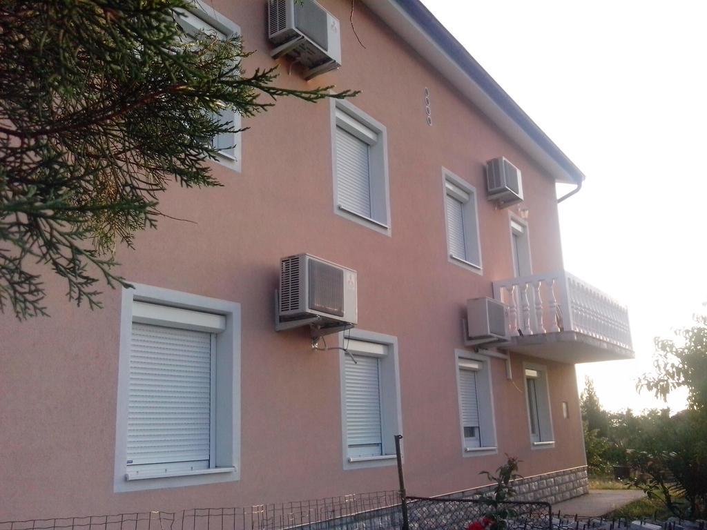 Apartment Mara Ankaran Pokoj fotografie